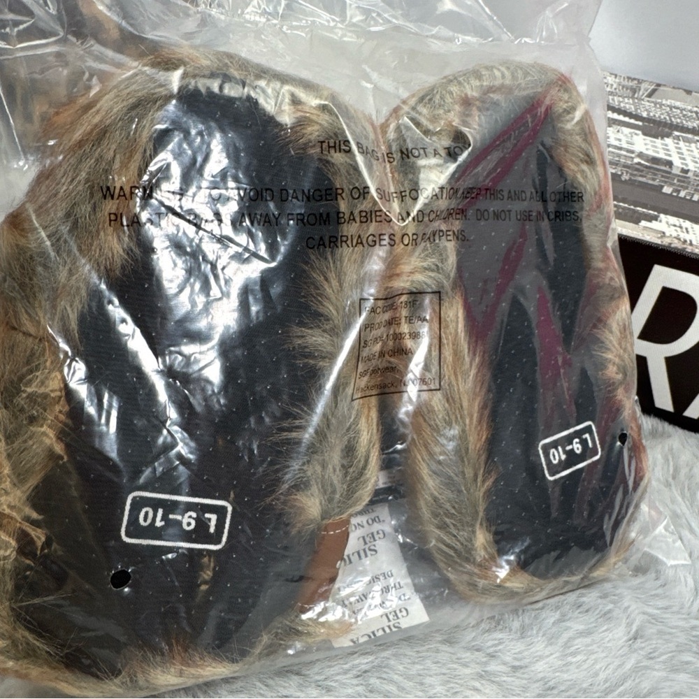 Star Wars Furry Brown Slippers - Picture 3 of 7
